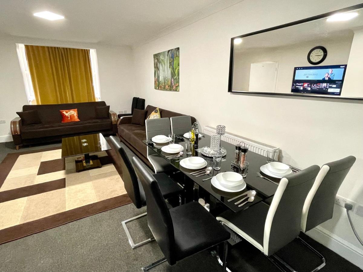 4 Bedrooms House, 3 Bathrooms , Separate Reception, Full Kitchen, Garden, Parking Londra Exterior foto