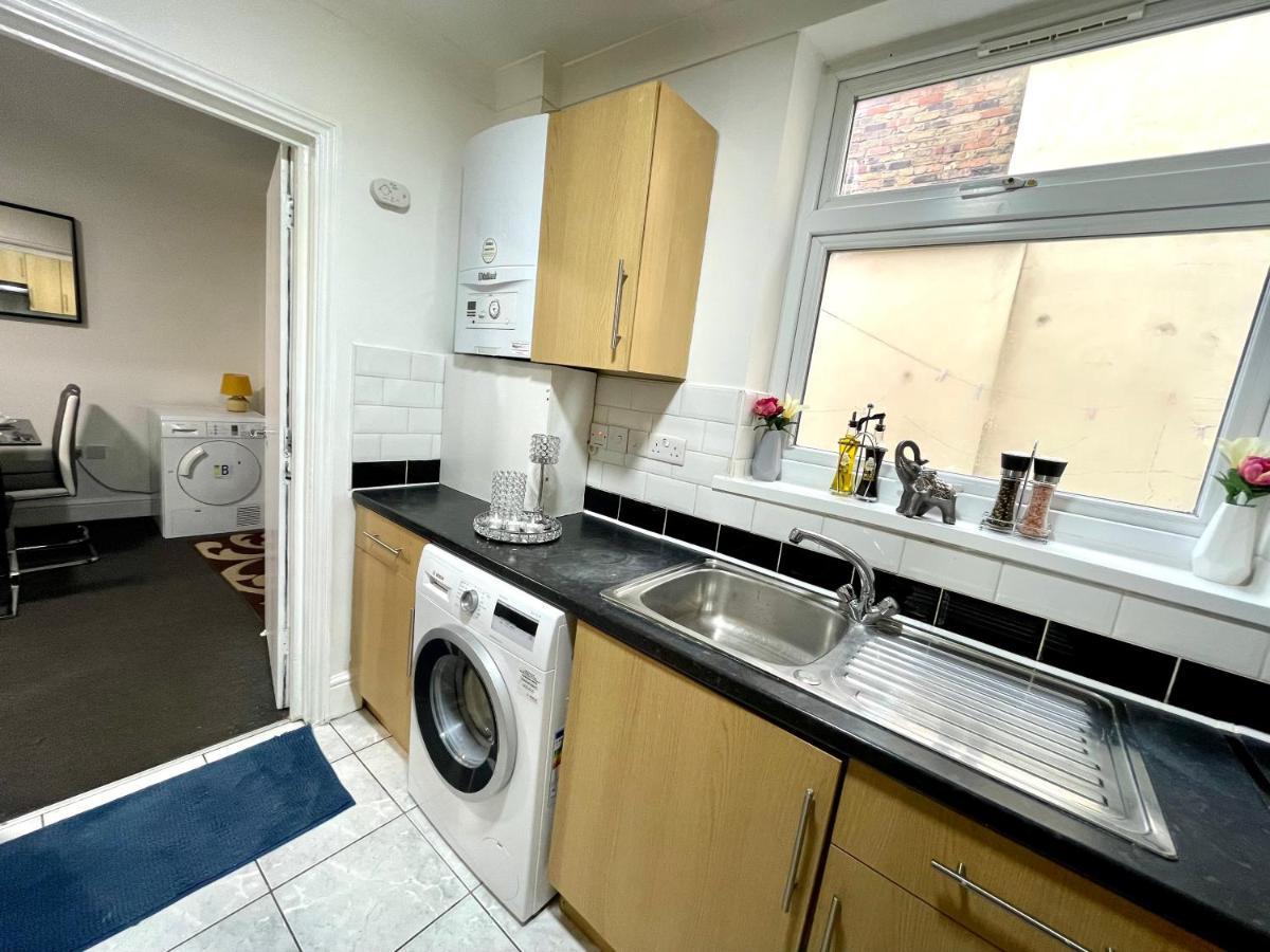 4 Bedrooms House, 3 Bathrooms , Separate Reception, Full Kitchen, Garden, Parking Londra Exterior foto