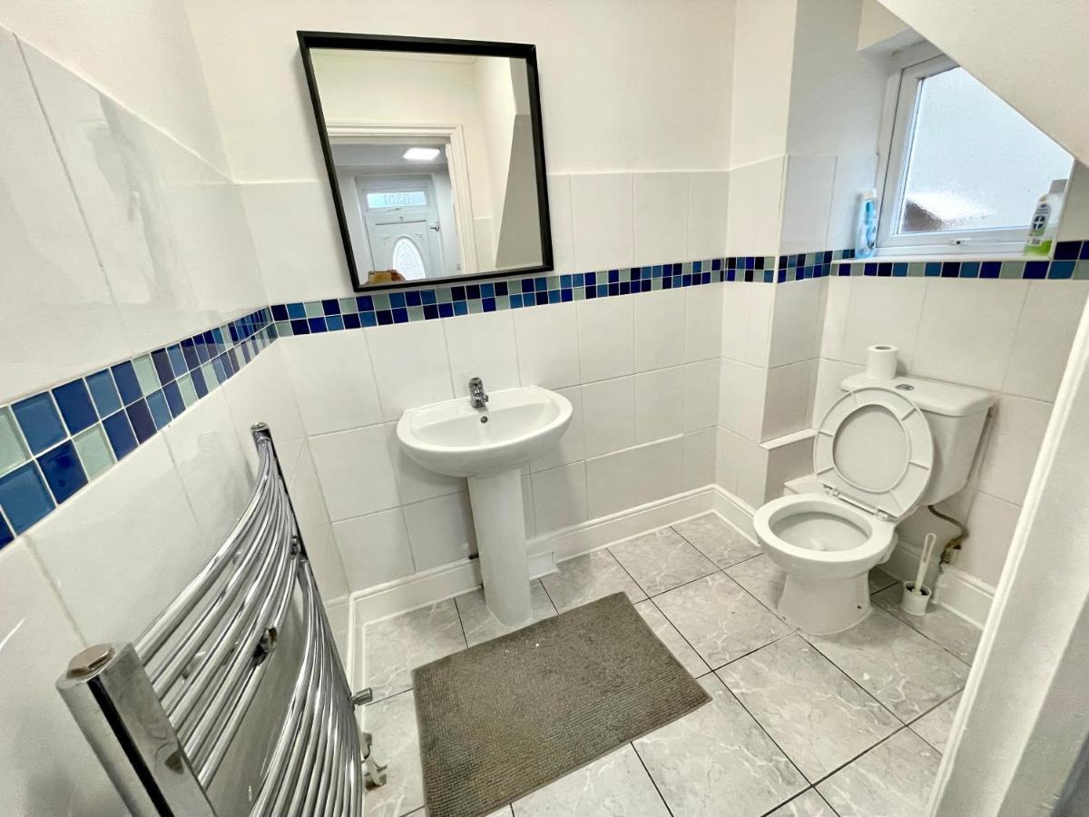 4 Bedrooms House, 3 Bathrooms , Separate Reception, Full Kitchen, Garden, Parking Londra Exterior foto