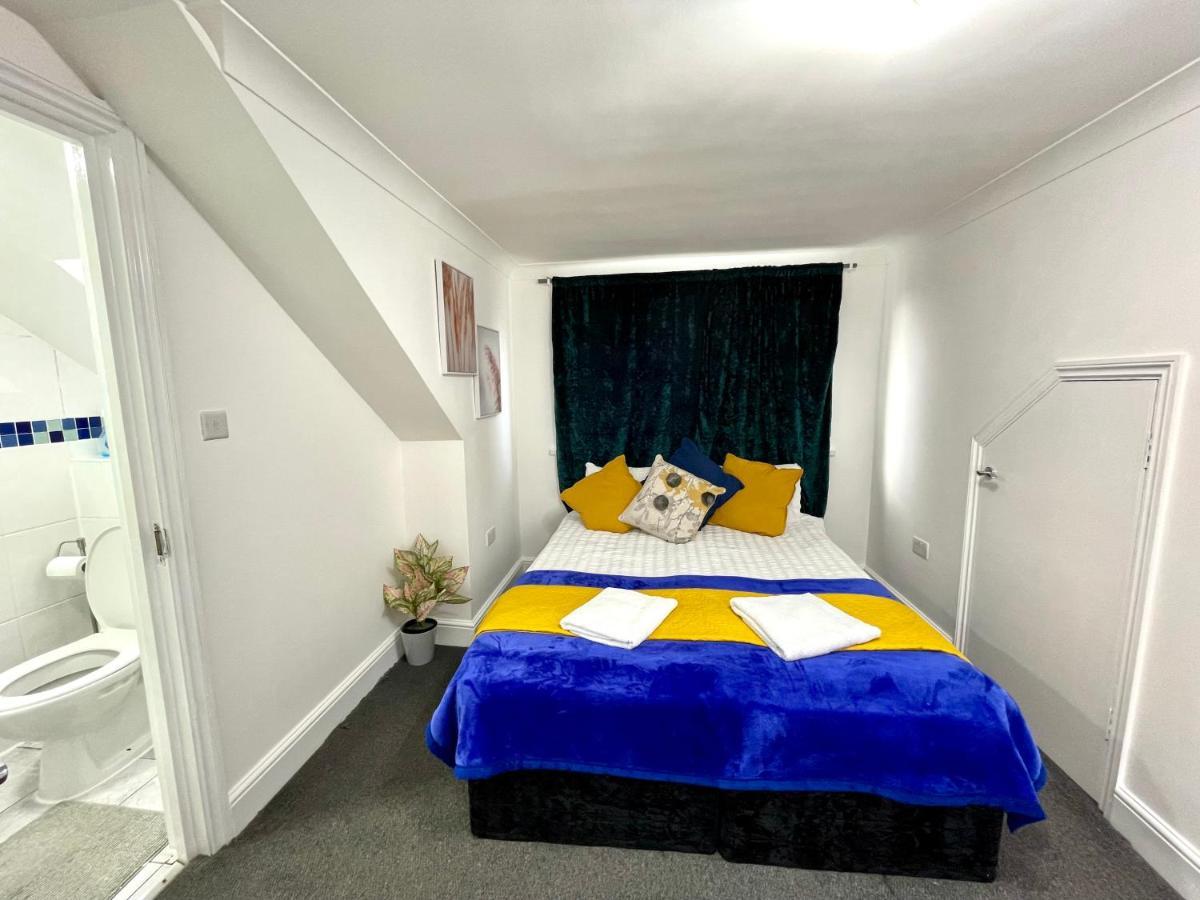 4 Bedrooms House, 3 Bathrooms , Separate Reception, Full Kitchen, Garden, Parking Londra Exterior foto