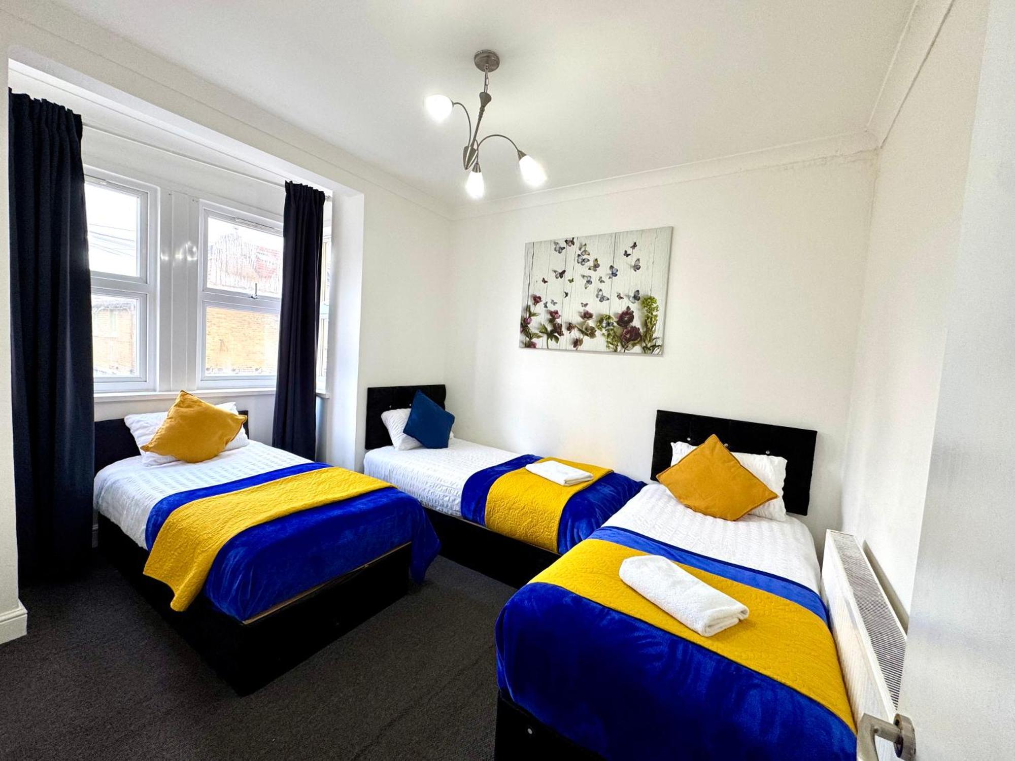 4 Bedrooms House, 3 Bathrooms , Separate Reception, Full Kitchen, Garden, Parking Londra Exterior foto